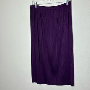 Yummy Plus size 1X purple pleated skirt
